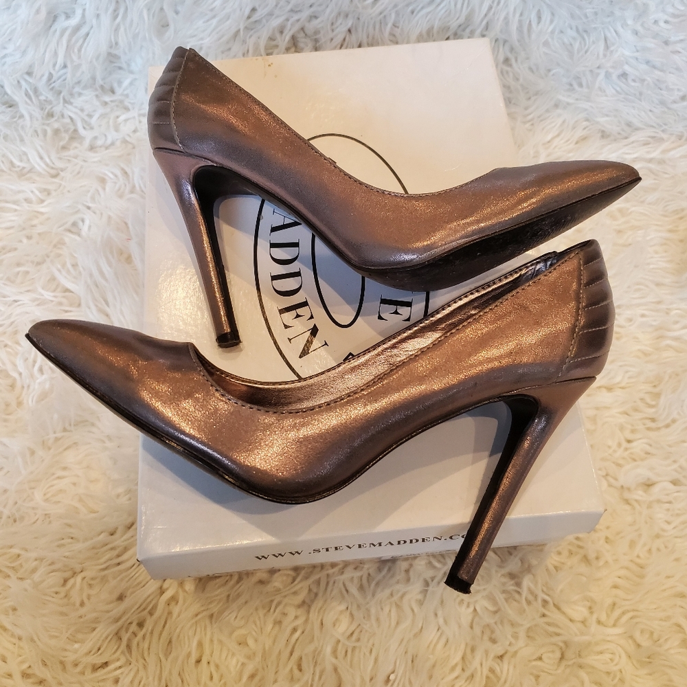STEVE MADDEN|Womens Metallic point toe pumps| Size 7 - Picture 2 of 14